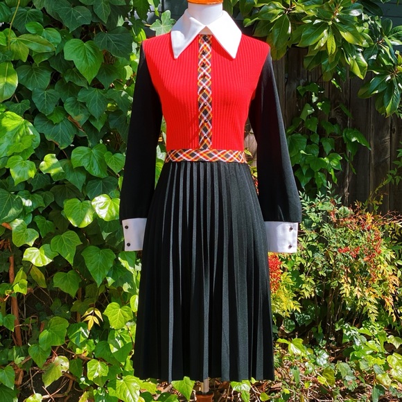 Vintage Dresses & Skirts - 1970s Moody Street Mod Schoolgirl Mini/Midi Dress